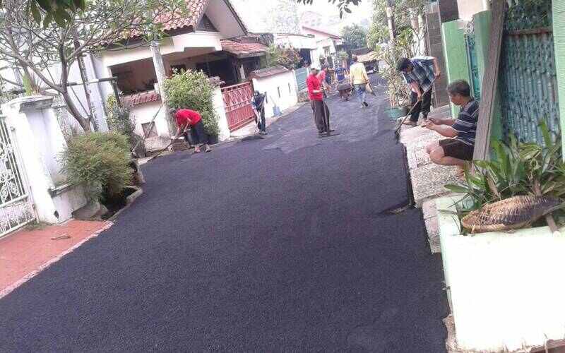 Pelapisan Ulang Aspal Jalan Komplek Perumahan di Cipondoh Kota Tangerang, Banten Pelapisan Ulang Aspal Jalan Komplek Perumahan di Cipondoh Kota Tangerang, Banten
