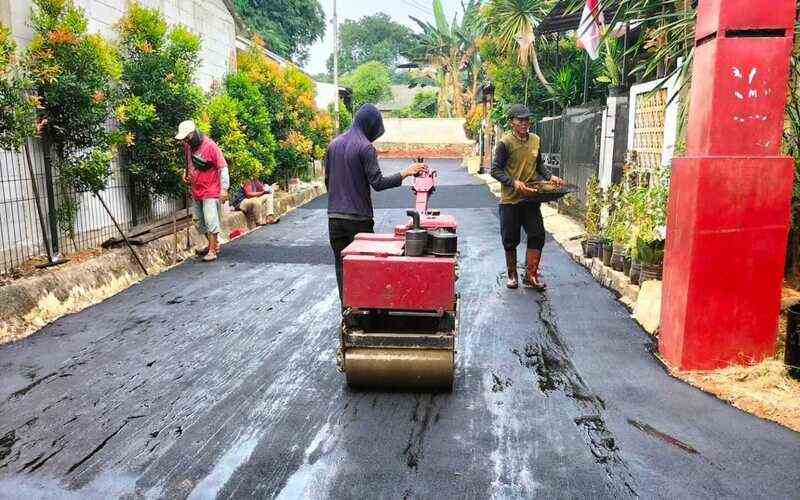 Pelapisan Aspal Hotmix Jalan Komplek Perumahan di Kota Cimahi Jawa Barat